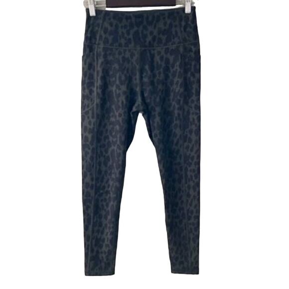 Victoria's Secret Animal Print Crop Pocket Leggings - Black Green - 8 - Picture 1 of 8